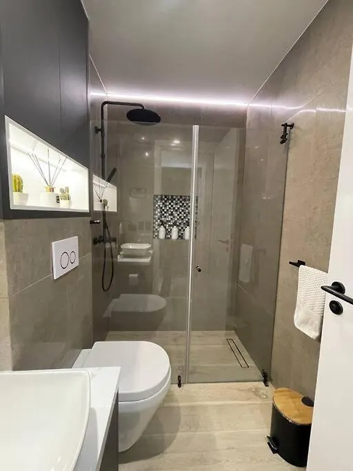 Luxury & Cozy Apartment Near La Carolina Park Quito