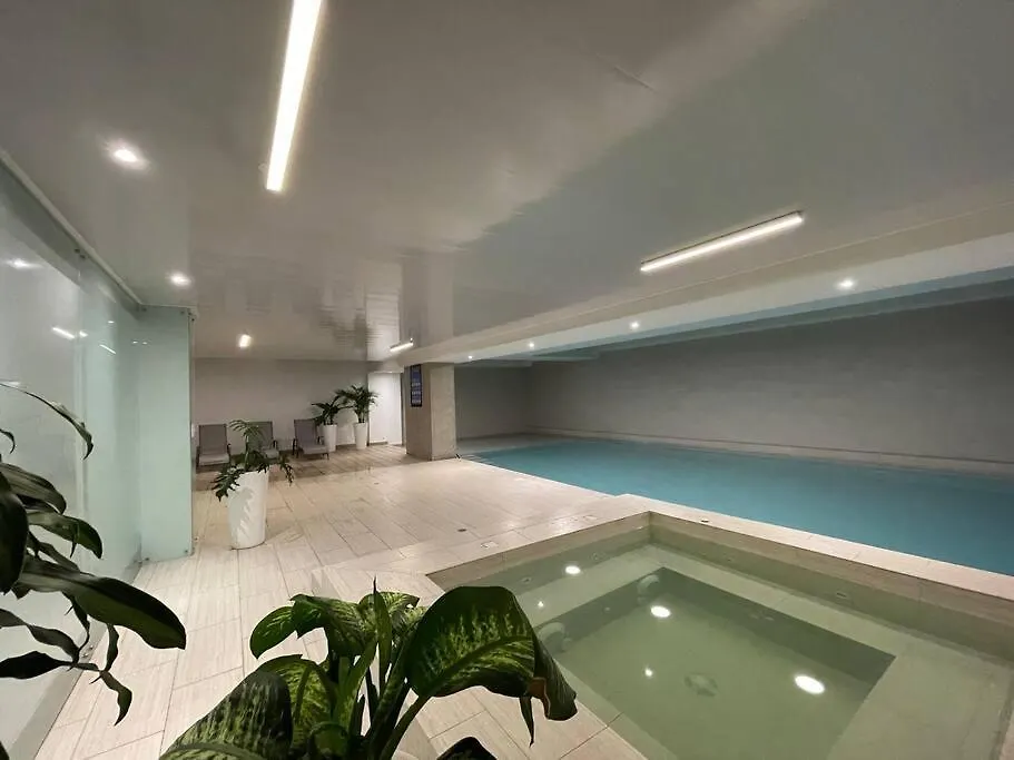 Luxury & Cozy Apartment Near La Carolina Park Quito