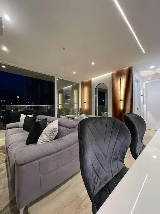 Luxury & Cozy Apartment Near La Carolina Park Quito
